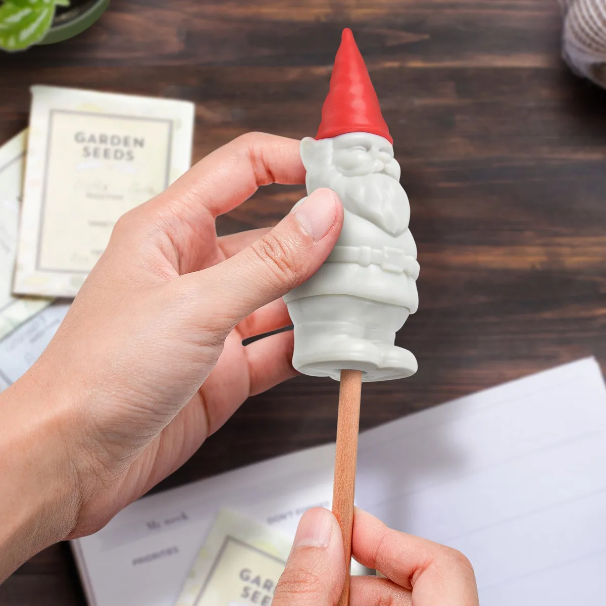 Erasers + Shapeners^Fred DESK GNOME